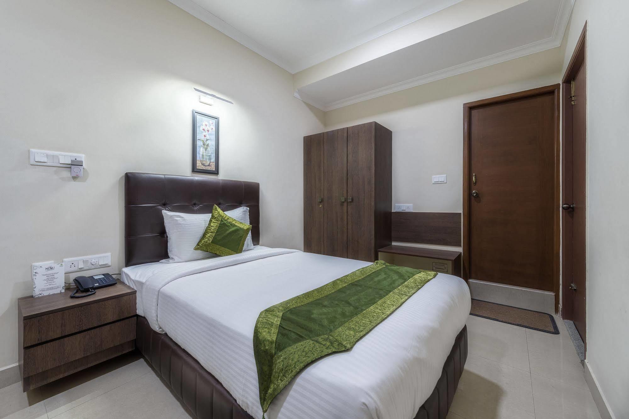 Hotel Mount Kailash Suites Τσενάι Εξωτερικό φωτογραφία